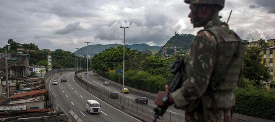 "El crimen organizado casi se apoderó del estado de Río de Janeiro. Es una...