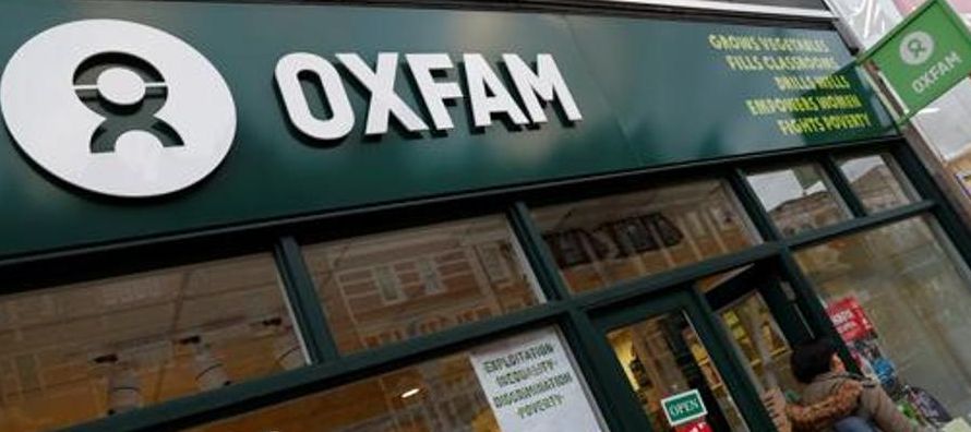 Funcionarios de Oxfam se reunieron el lunes con el ministro de Planificación y...