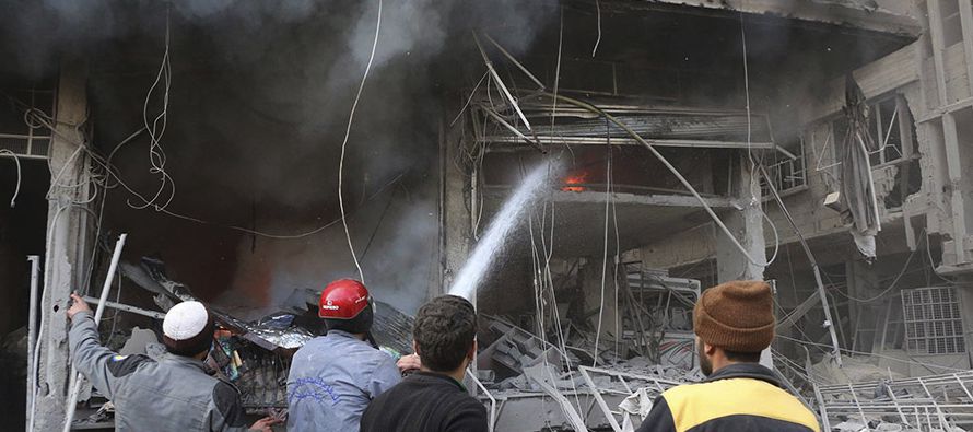 Los bombardeos del miércoles provocaron al menos 24 muertos, entre ellos tres niños y...