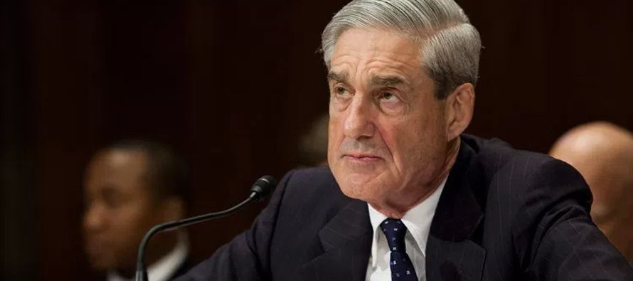 Los nuevos cargos presentados por Mueller llegan mientras aumenta la presión sobre la...