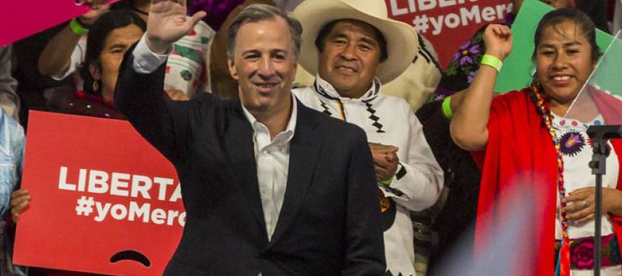 El candidato del Partido Revolucionario Institucional (PRI) a la presidencia de México,...
