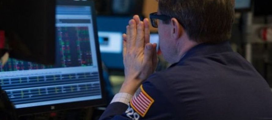 El Dow Jones cayó un 11,6 por ciento desde su máximo del 26 de enero y tuvo su cierre...