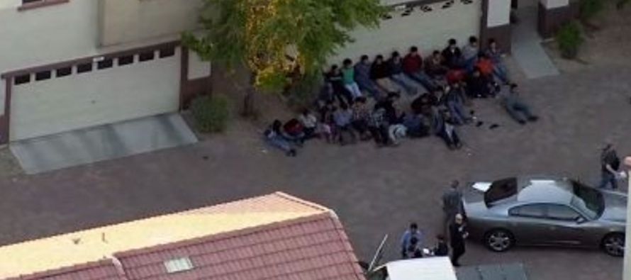 De los detenidos, 27 son guatemaltecos, cinco son mexicanos y dos hondureños, de acuerdo con...