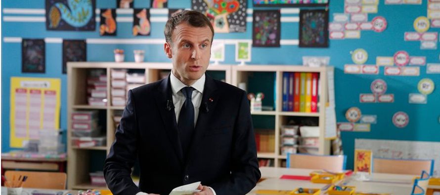 Macron se presentó en la televisora nacional TF1 para responder a las preocupaciones del...
