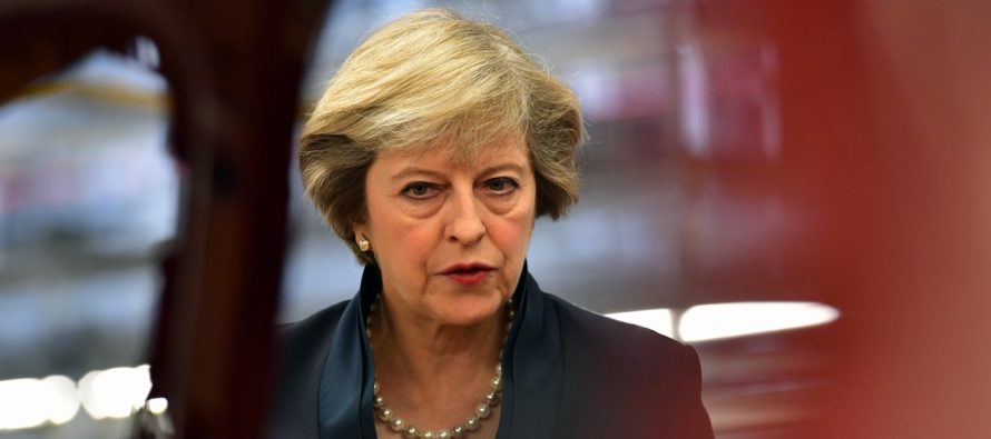 La primera ministra británica Theresa May justificará el lunes su decisión de...