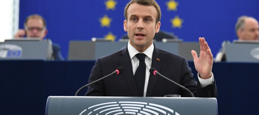 Macron intervino hoy ante el pleno de la Eurocámara para dar su visión del futuro de...