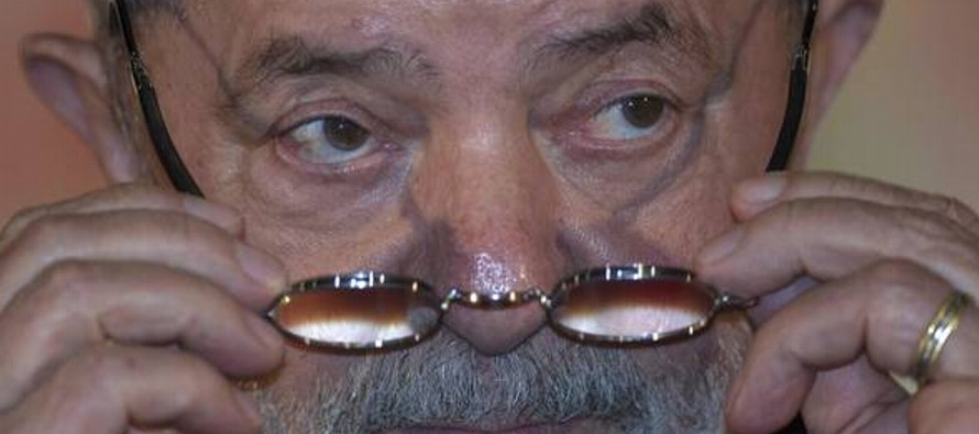 Luiz Inácio Lula da Silva, fundador y principal figura del PT, fue condenado a doce...