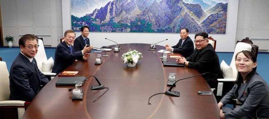 Kim expresó a Moon que estaría dispuesto a visitar la Casa Azul presidencial en...