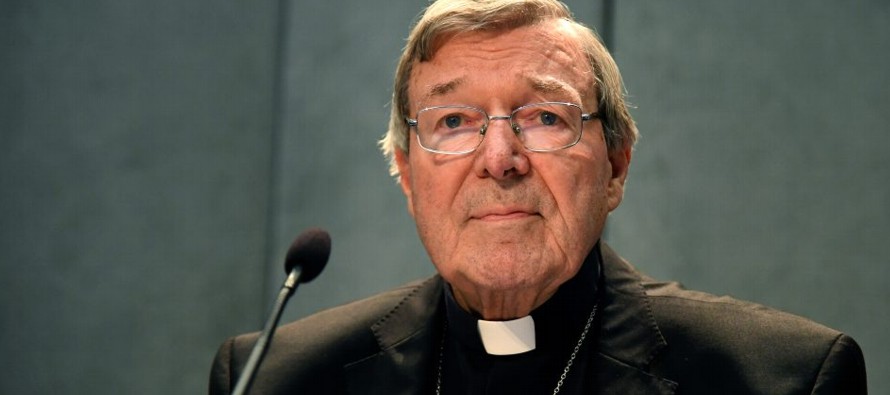 Pell, de 76 años, es la máxima autoridad de la Iglesia Católica que afronta un...
