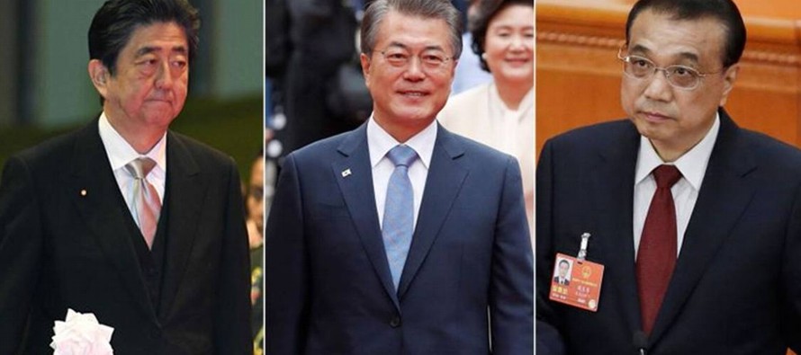 Abe, Li y Moon tienen previsto firmar una declaración conjunta en la que respaldarían...