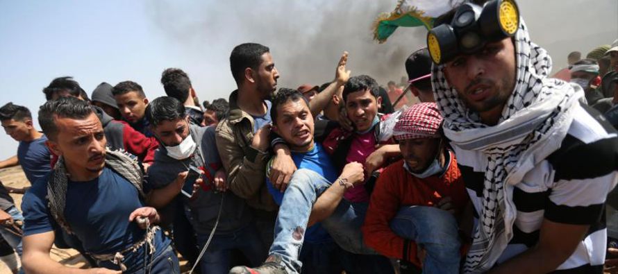 Fue el día más sangriento de protestas desde que los palestinos comenzaron a realizar...