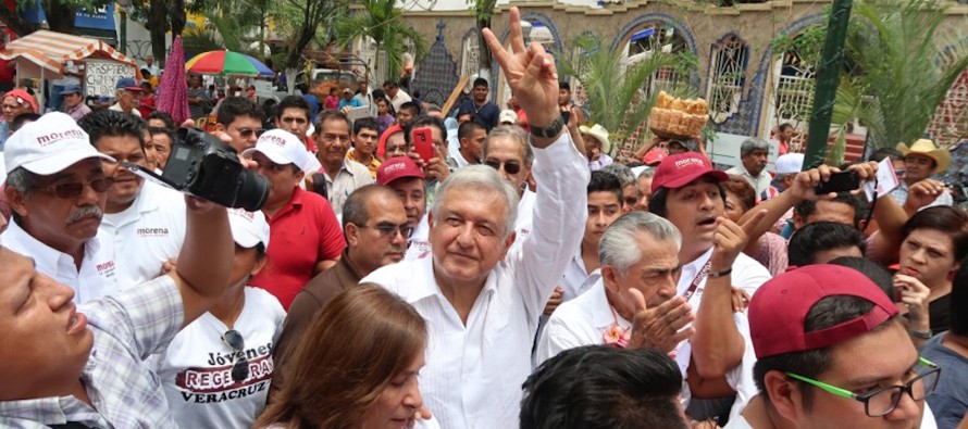 López Obrador, candidato de una coalición encabezada por su partido MORENA, obtuvo un...