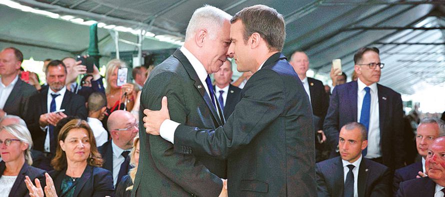  El primer ministro israelí, Benjamin Netanyahu, prosiguió hoy en Francia su ofensiva...