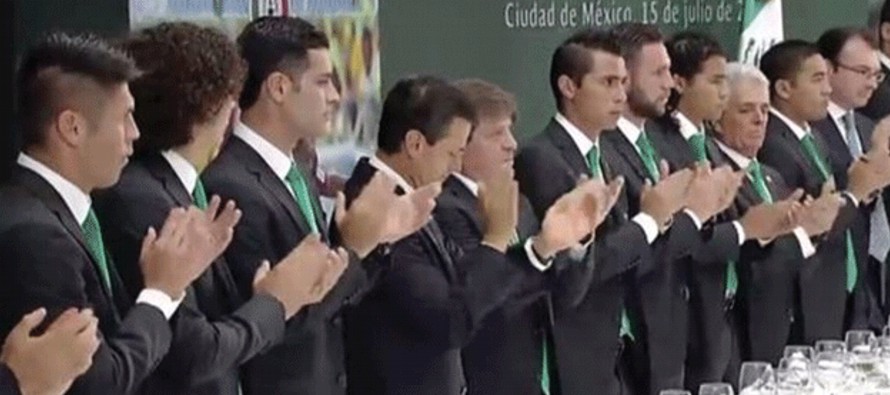 De la mano de Eduardo Aguirre, líder goleador del campeonato, los mexicanos del entrenador...