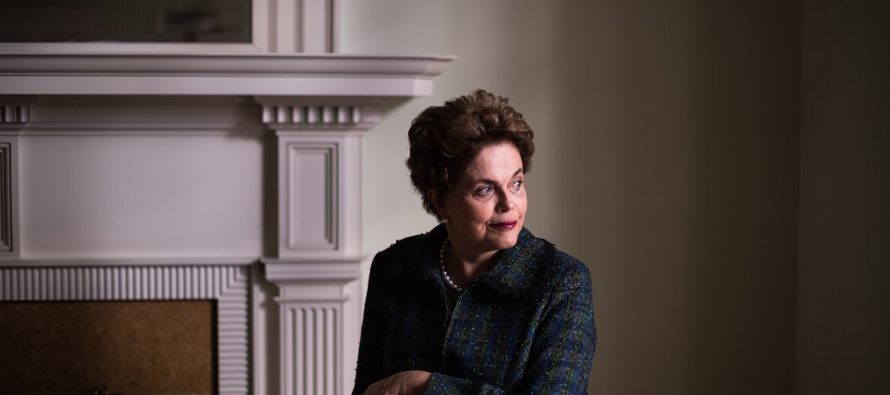 Rousseff anunció formalmente sus intenciones de postularse para ocupar un escaño en...