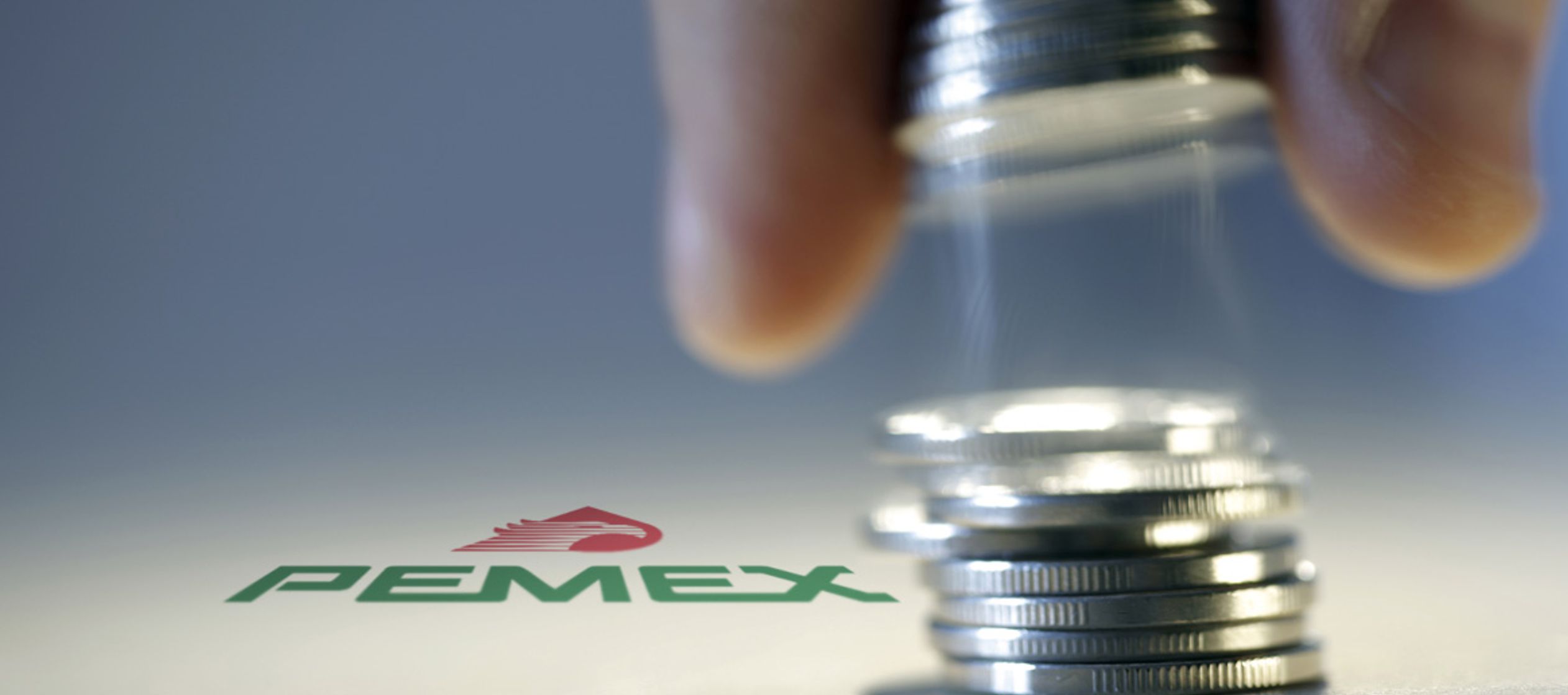 El saldo de la balanza comercial de Pemex a mayo de este año obedeció a que las...