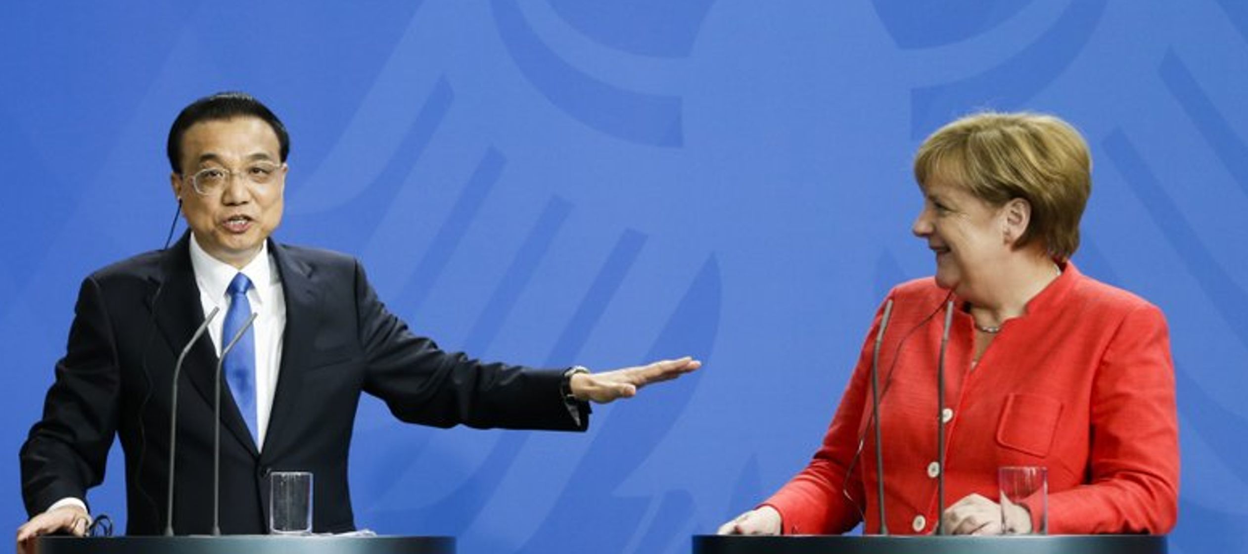 Las declaraciones se dieron durante una reunión entre la canciller alemana, Angela Merkel, y...