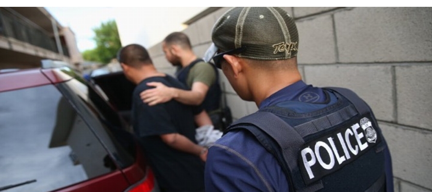 "En esta operación, 64 de los 65 arrestados ya habían sido deportados del...