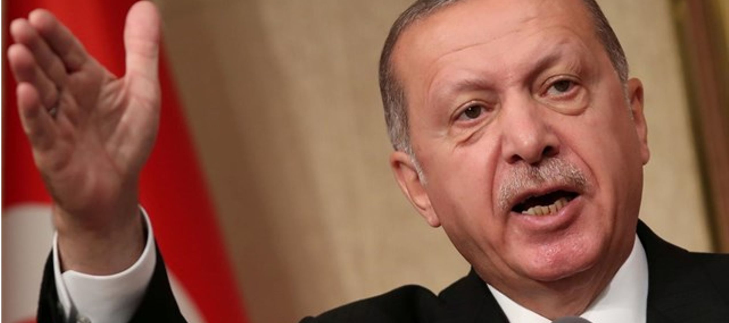 El ministro de Exteriores turco, Mevlut Cavusoglu, declaró más tarde que Ankara no...