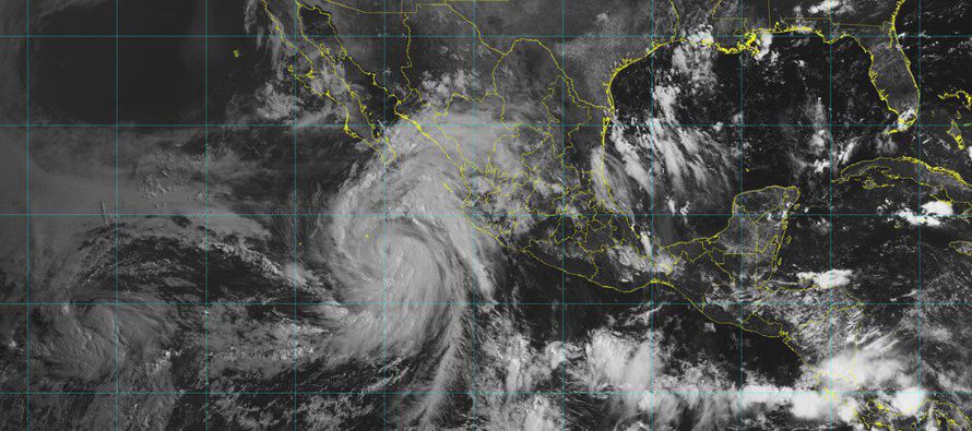 La tormenta tropical Kristy se formó hoy en el océano Pacífico, lejos de las...