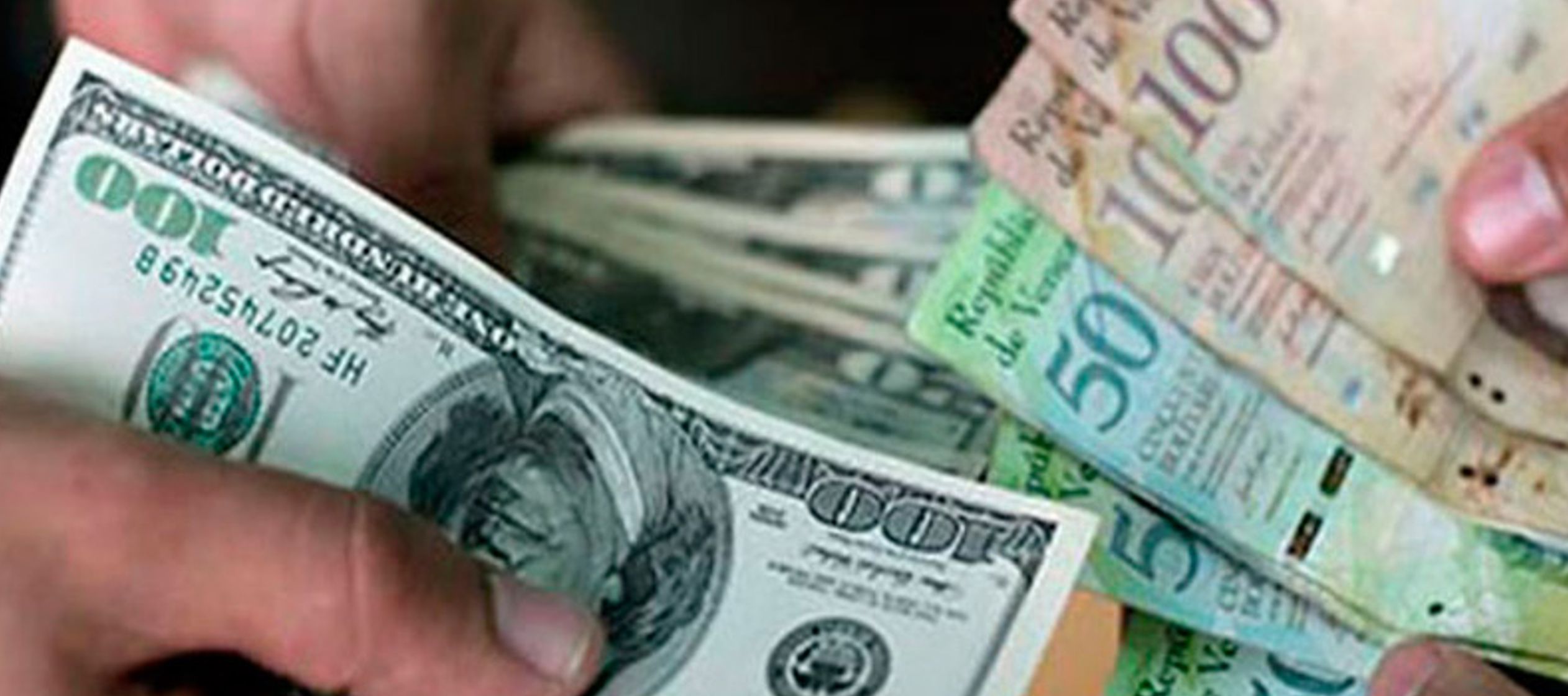 En su primera semana de operaciones las casas de cambio pagaban 2,200,000 bolívares por cada...
