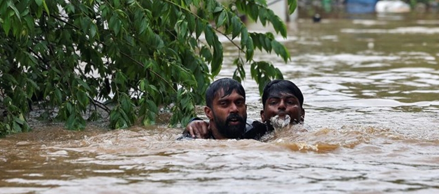 Las fuerzas de seguridad indias han conseguido rescatar hasta el momento a más de 3,000...