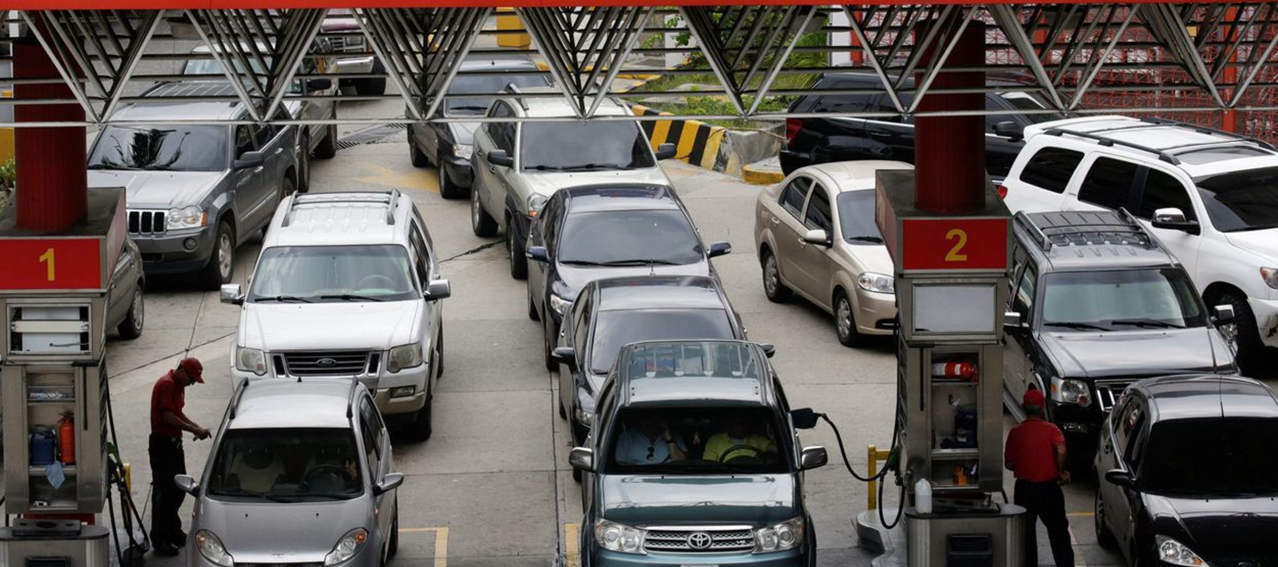 "Ya hemos superado los dos millones de registros de vehículos", dijo el ministro...