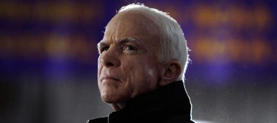 El féretro del senador John McCain se expondrá el viernes en el Capitolio, en...