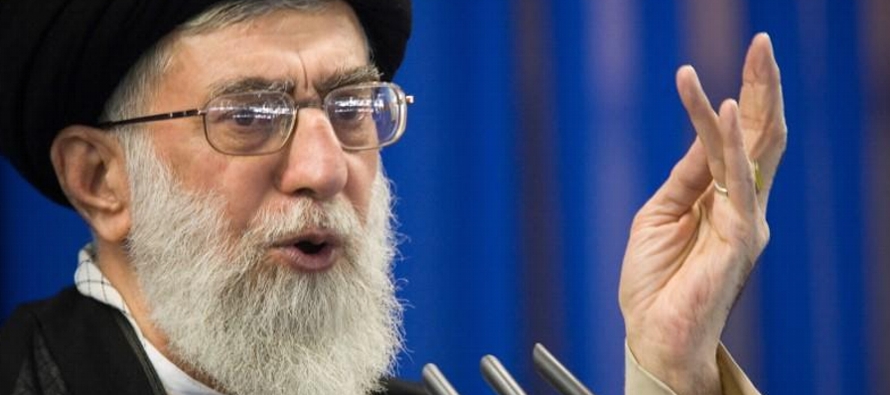 Jamenei advirtió al presidente Hassan Rouhani de que no confíe mucho en el apoyo...