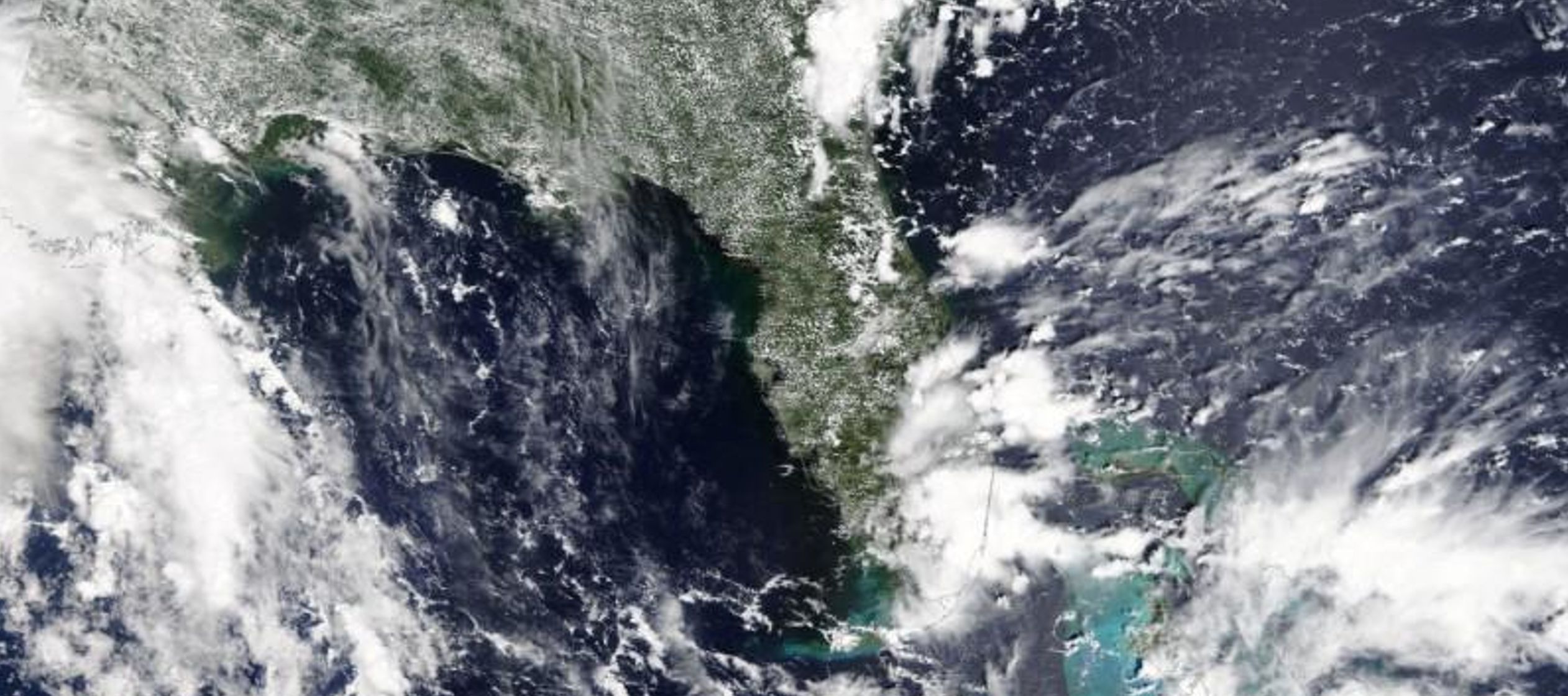 La tormenta tropical Gordon es fotografiada cerca de Florida, EU, en esta foto satelital...
