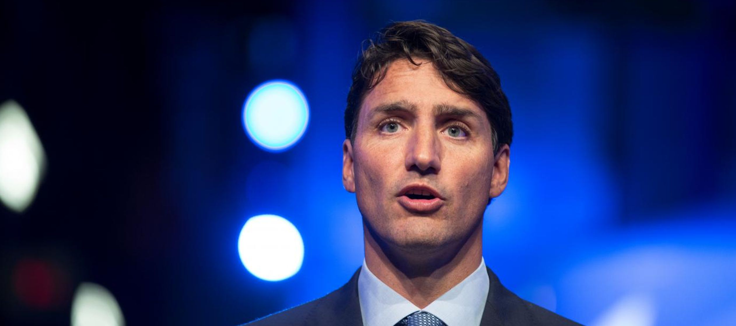 El primer ministro canadiense contesta preguntas de periodistas en Montreal, Canadá, Agosto...
