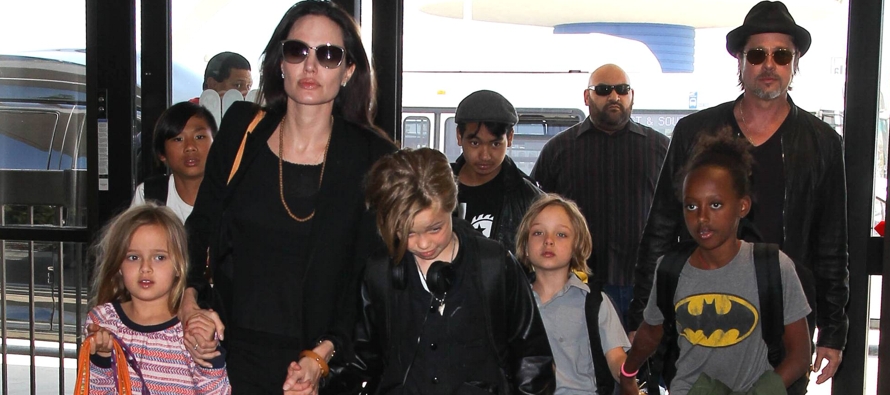 Jolie solicitó el divorcio de Pitt el 19 de septiembre de 2016 tras más de una...