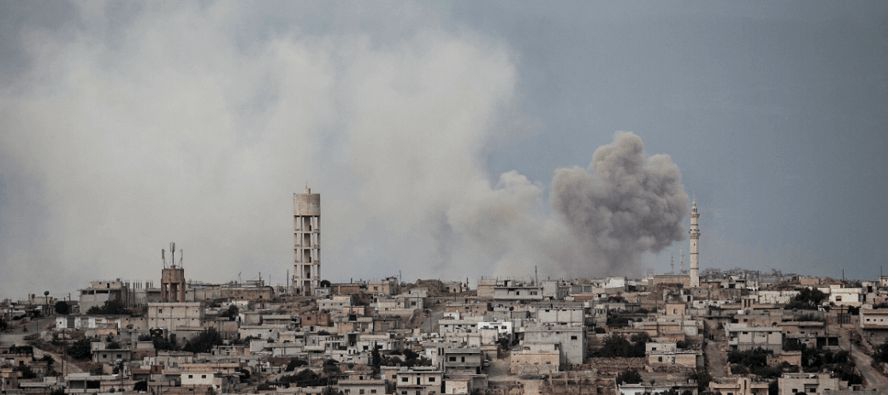 Aviones rusos habrían bombardeado las localidades cercanas de Latamneh y Kafr Zeita, en el...