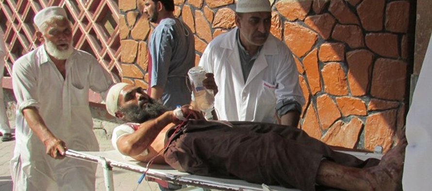 El atentado ha tenido lugar durante una protesta en la carretera que une Jalalabad con Torjam, en...
