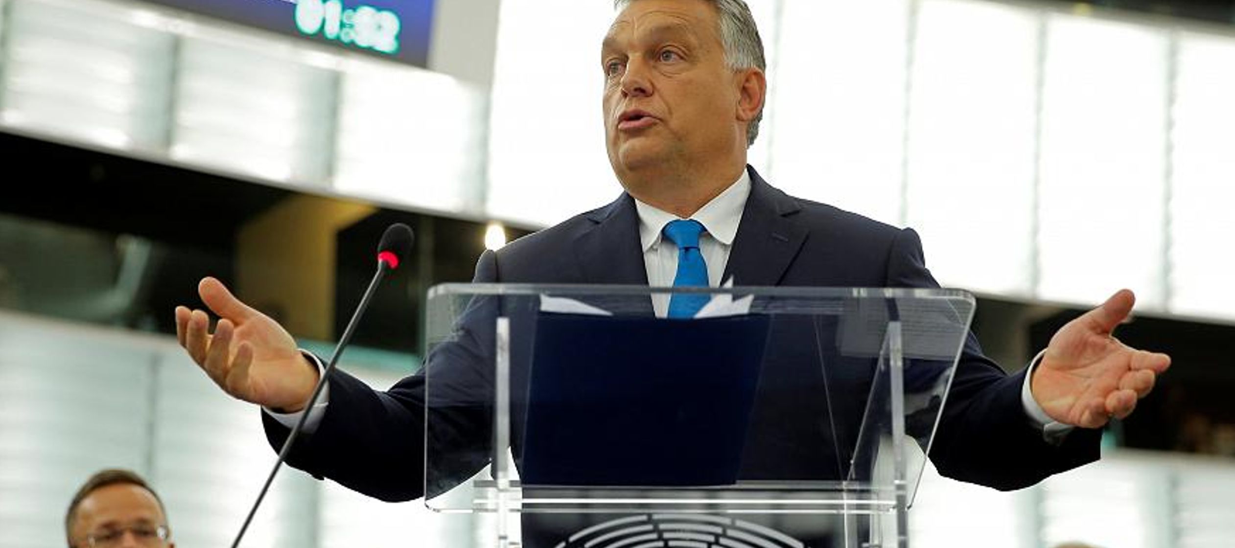 Hungría dijo que buscaría maneras legales de desafiar la votación 448 a 197,...