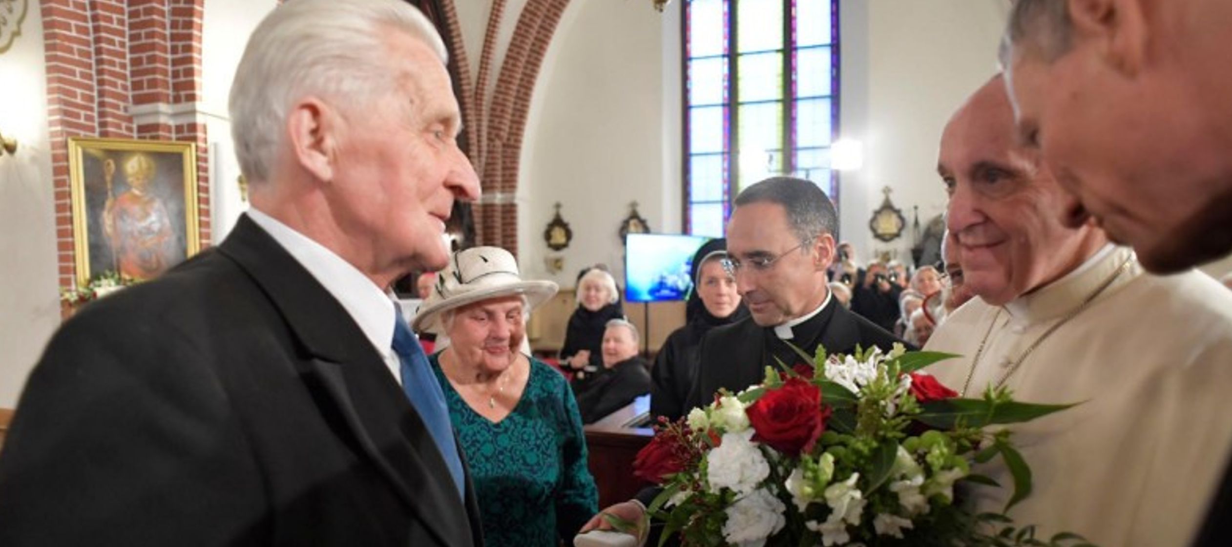El encuentro ha estado dirigido especialmente a los ancianos de Letonia, a quienes el Papa les ha...