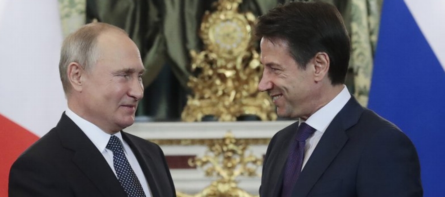 Conte, en su primer viaje a Rusia, inició la sesión en el Kremlin asegurando que los...