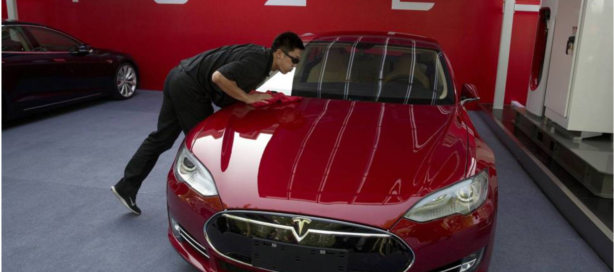 Los analistas siguen tratando de determinar cómo Tesla podrá sostener a partir de...