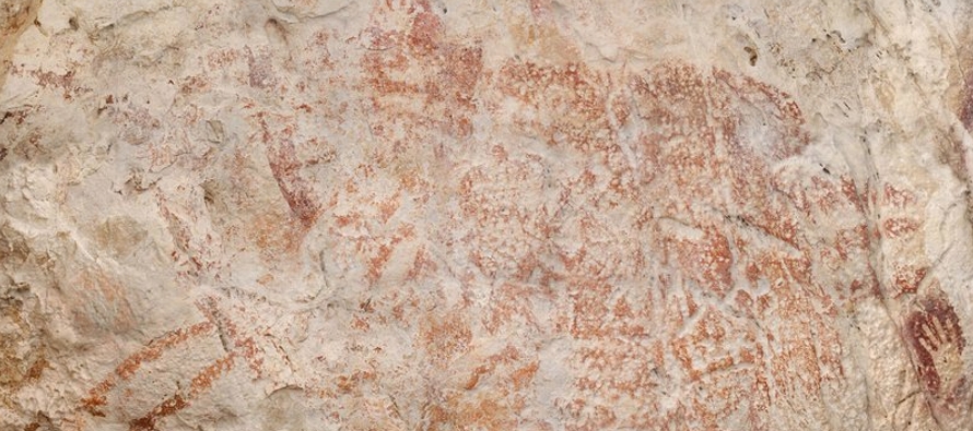 El dibujo de al menos 40,000 años es algo más antiguo que otros similares hallados en...