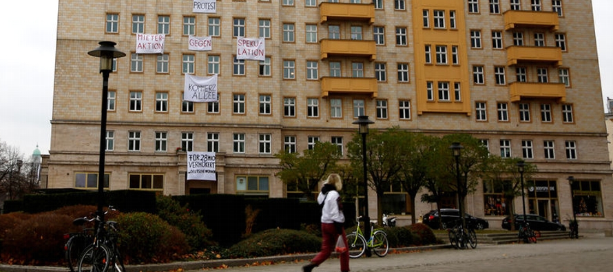 Deutsche Wohnen compró 700 pisos en la Karl Marx Allee, un amplio bulevar de arquitectura...