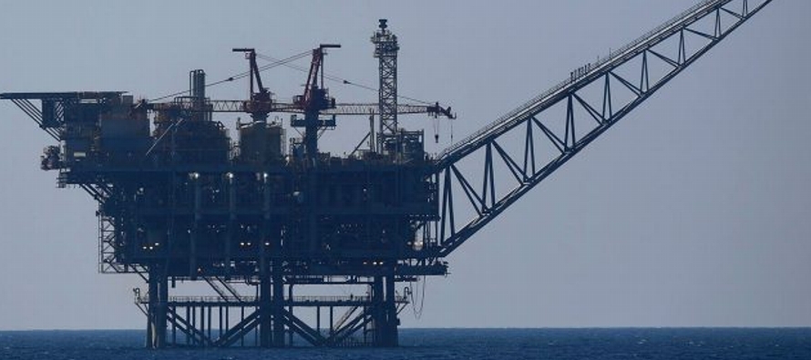 En octubre, la empresa productiva del Estado genero 1.76 millones de barriles de petróleo...