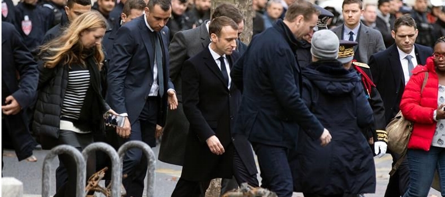 La llamada revuelta de los "chalecos amarillos" pilló a Macron por sorpresa cuando...