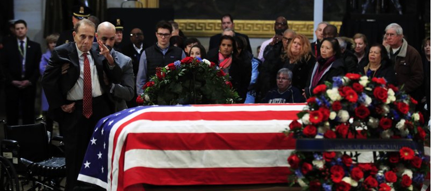 Tras el funeral, los restos mortales de Bush regresarán a Houston, donde permanecerán...