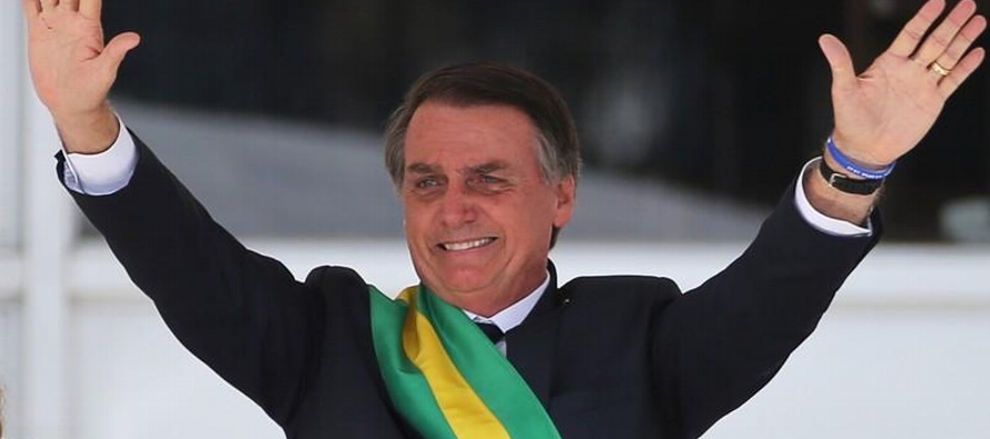 Bolsonaro prometió respetar la democracia y aplicar las complejas reformas económicas...