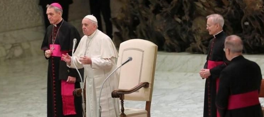 El religioso argentino ha convocado el próximo mes en el Vaticano a destacados obispos...