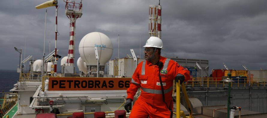 La producción total de petróleo y gas natural de Petrobras fue de 2,63 millones de...