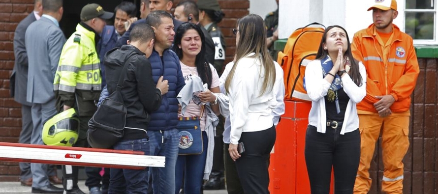 El ataque del jueves, el peor de su tipo en la historia reciente de Colombia, provocó...