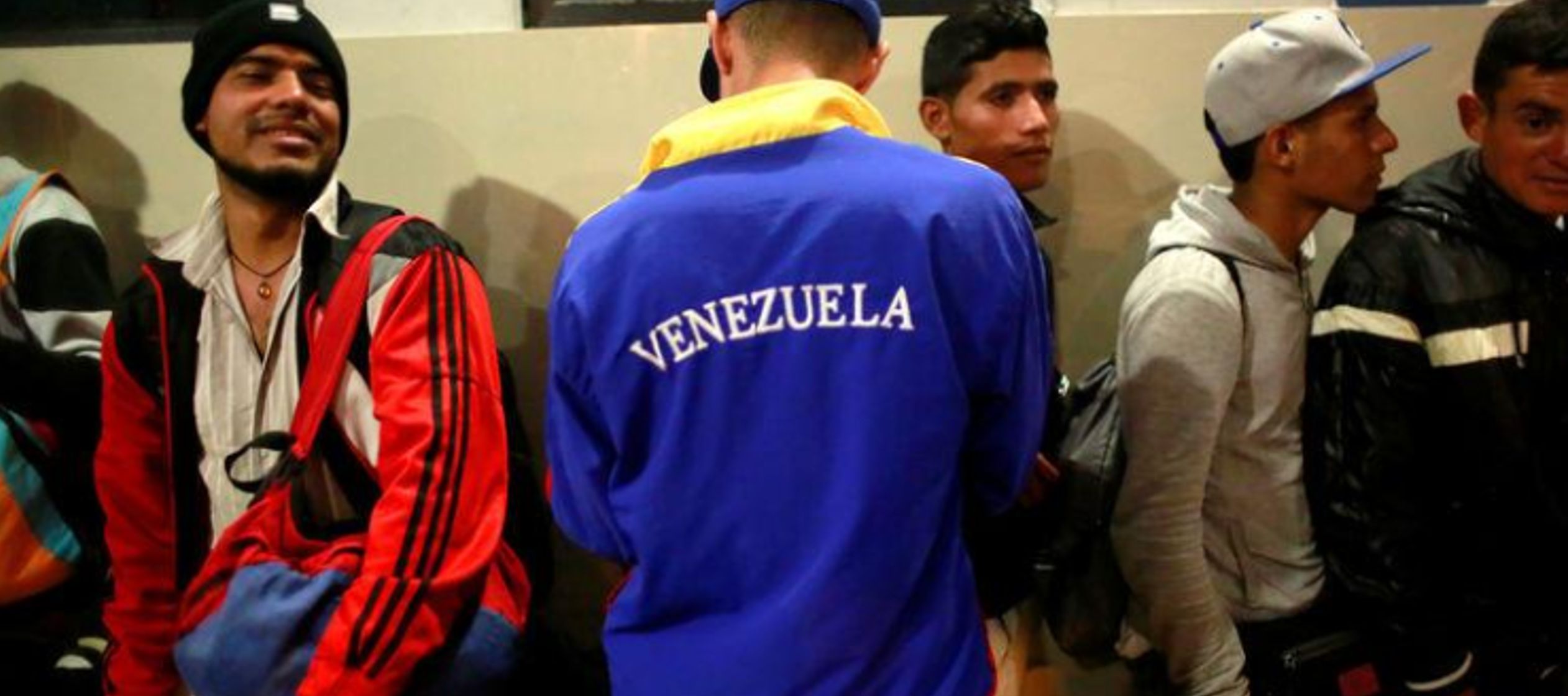 En los vuelos están incluidos unos 40 venezolanos, entre niños y mujeres, que...