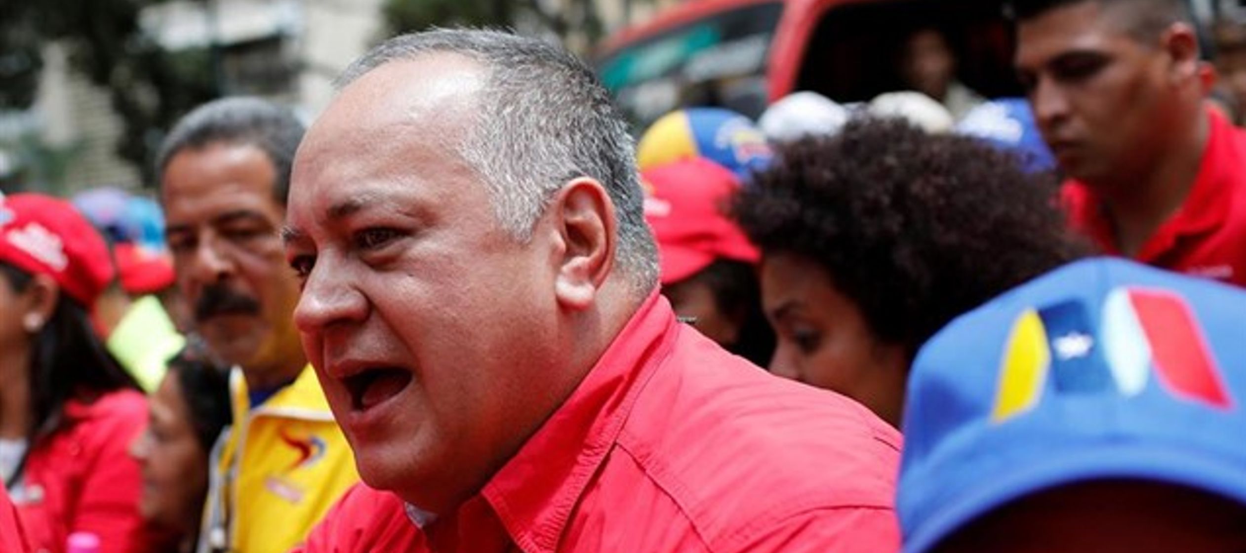 Cabello ha instado a los seguidores del Gobierno a expresar su apoyo a Maduro y la cúpula...