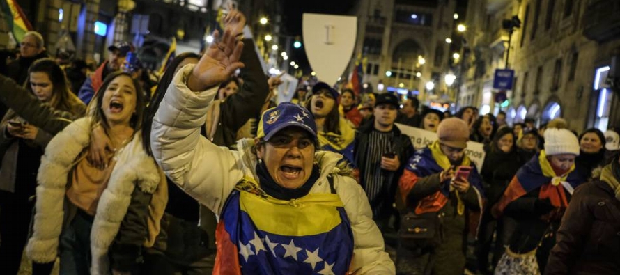 Moscú ha mostrado un fuerte respaldo público a Maduro, al que ha definido como un...
